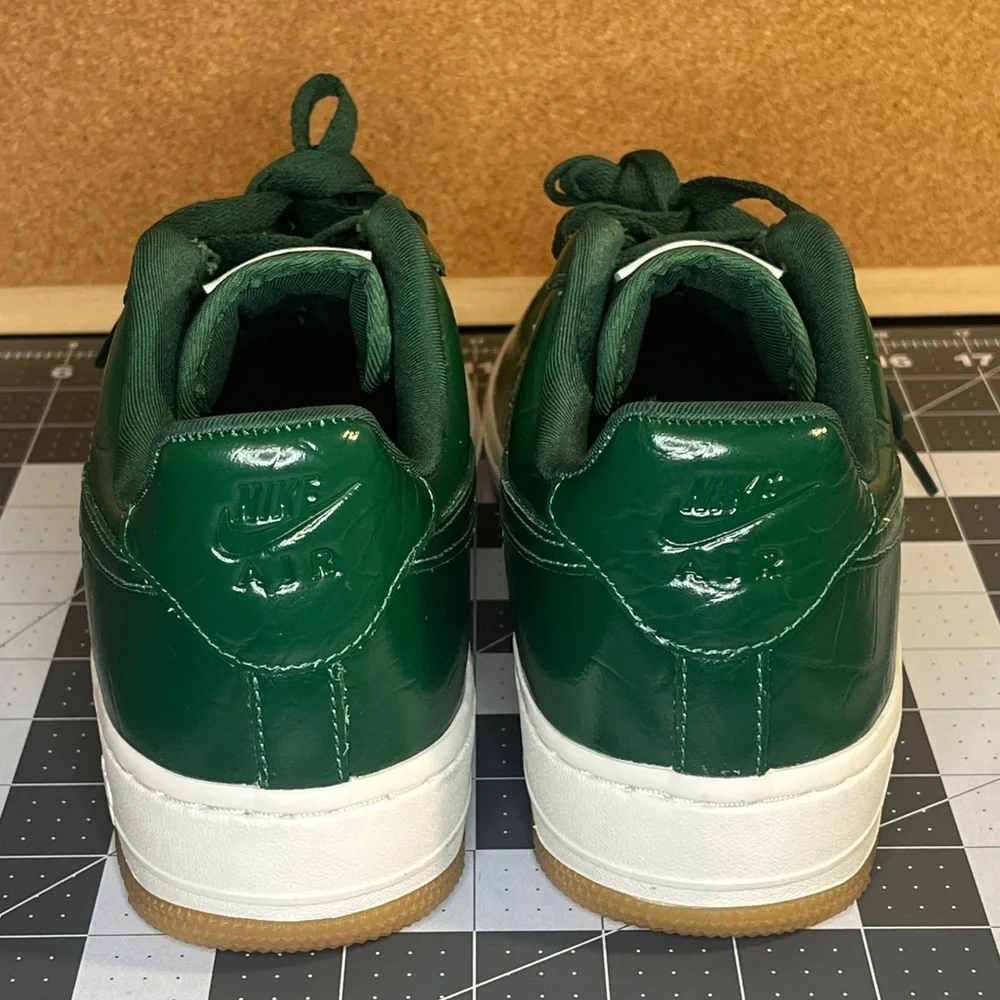 Nike 
Air force 1 LX
Gorge green croc
Nwot - Picture 10 of 16
